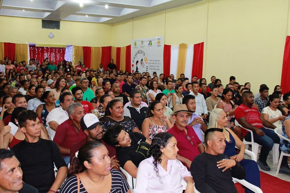 Casais participam de palestra e ensaio para o Casamento Comunitário 2019